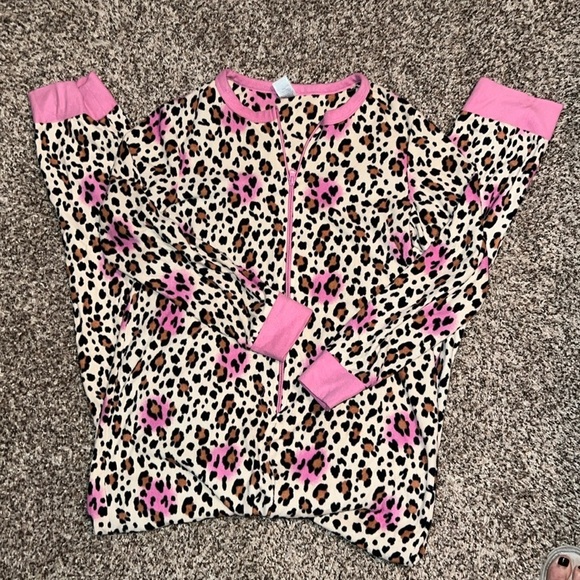 🛍️Cheetah print pajamas. Pink - Picture 2 of 4
